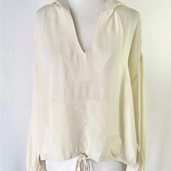 NWT Urban Outfitters Lumière V-Neck Hooded Top Drawstring Hem Cream Size Large - Picture 2 of 10